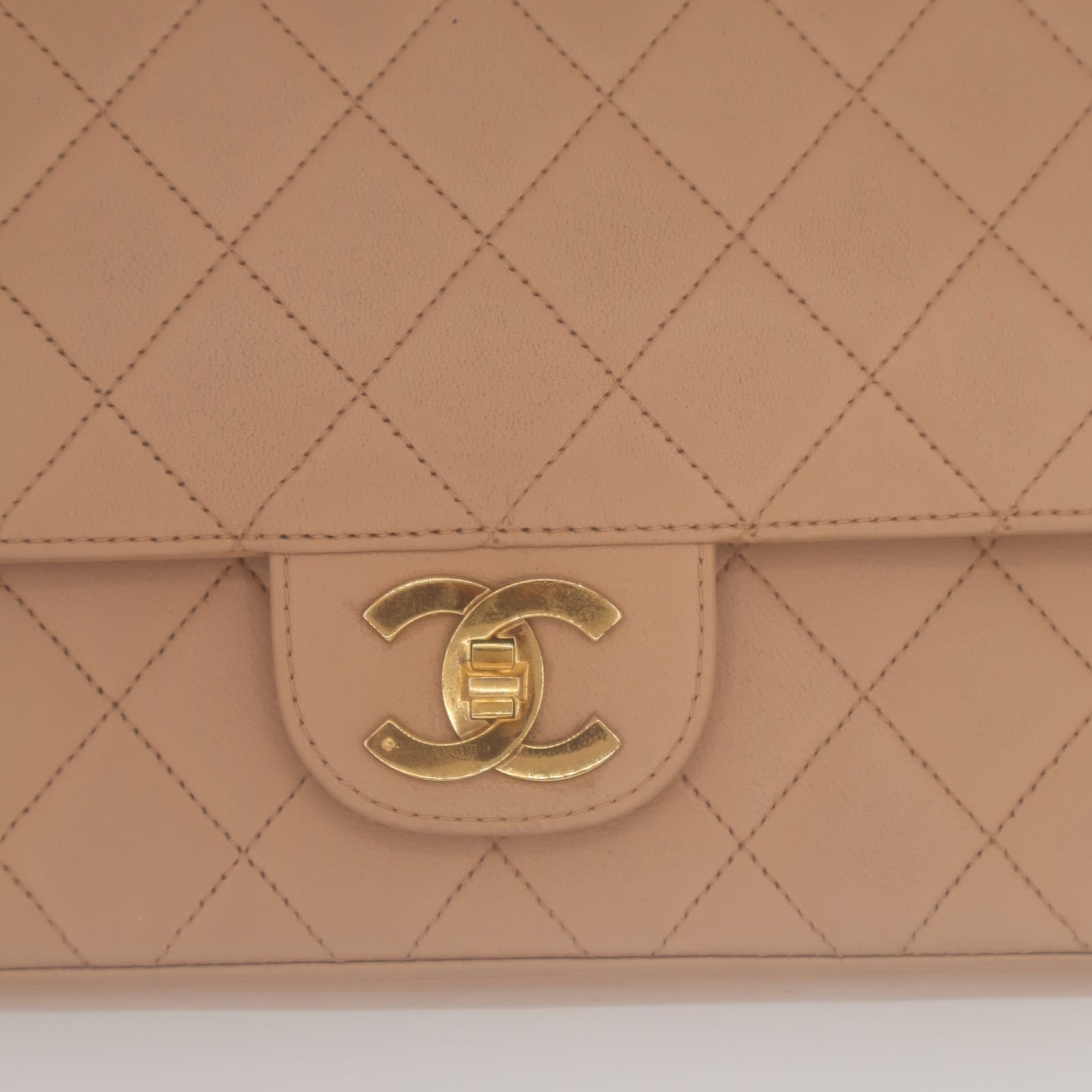 Sac à double rabat matelassé Chanel beige