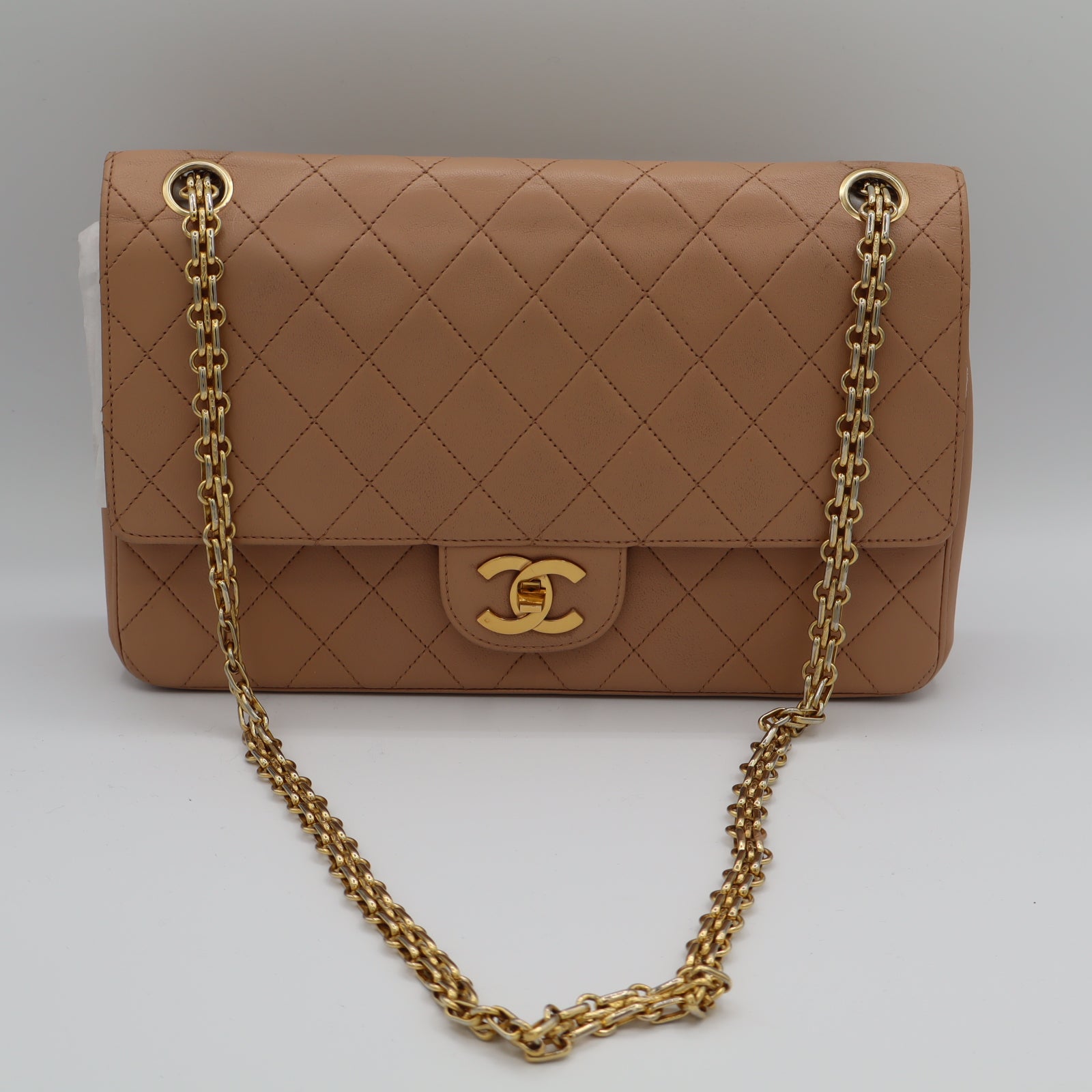 Sac à double rabat matelassé Chanel beige
