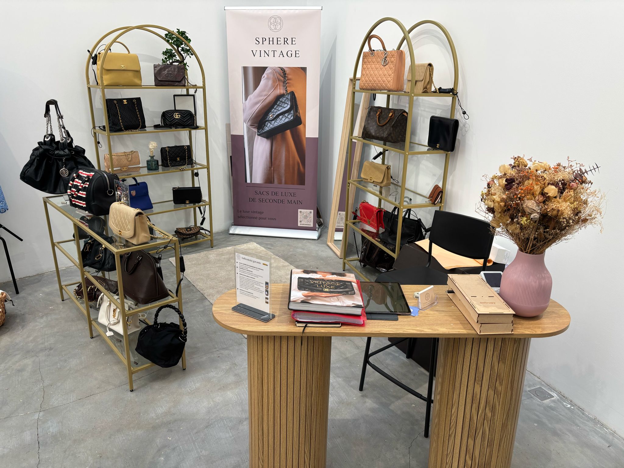 Vente privée Sphere Vintage – Une soirée exclusive dans une galerie d’art parisienne