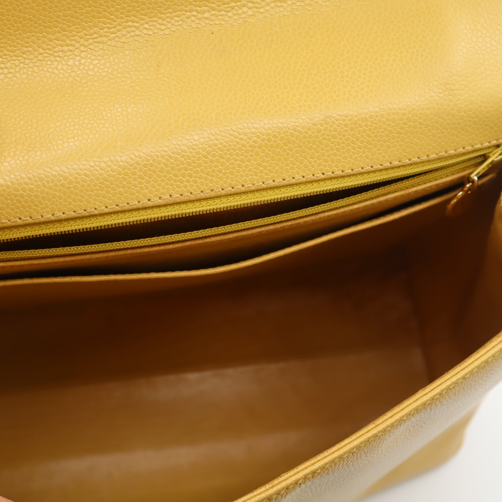 Timeless Flap Handle